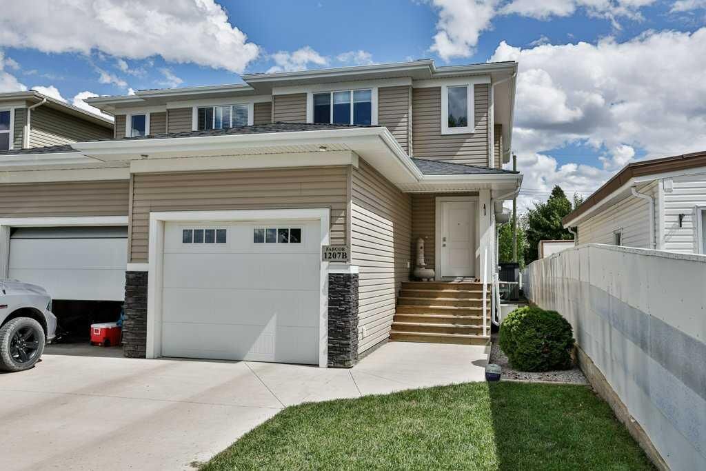 Property Photo:  1207B 19A Avenue  AB T1M 1A4 
