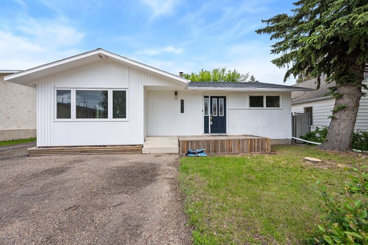 Property Photo:  5510 45 Street  AB T9V 0C2 