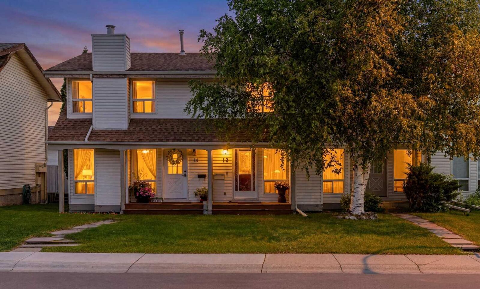 Property Photo: 12 Woodhill Road SW AB T2W 3P2