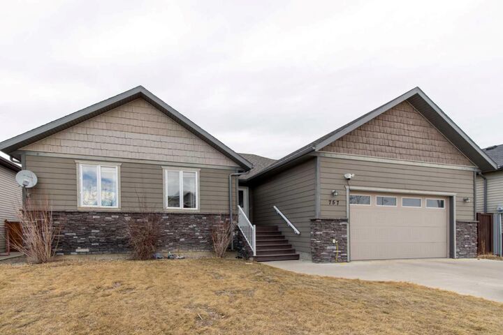 Property Photo: 757 27 Street AB T0L 0Z0