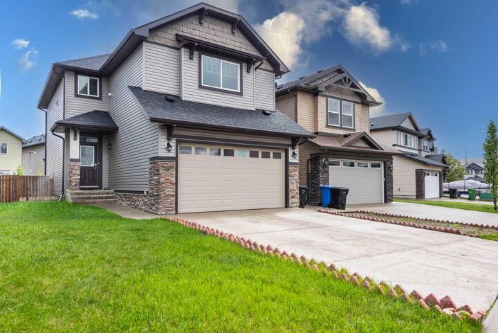 Property Photo: 18 Skyview Shores Place NE AB T3N 0H7