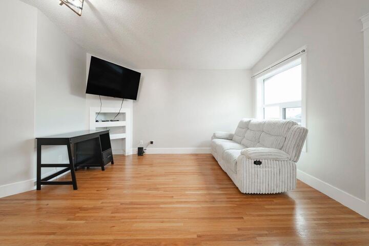 Property Photo:  280 Diefenbaker Drive  AB T9K 2J9 