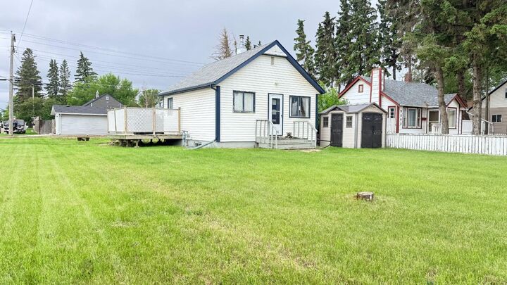 Property Photo:  5301 51 Street  AB T9V 0P5 