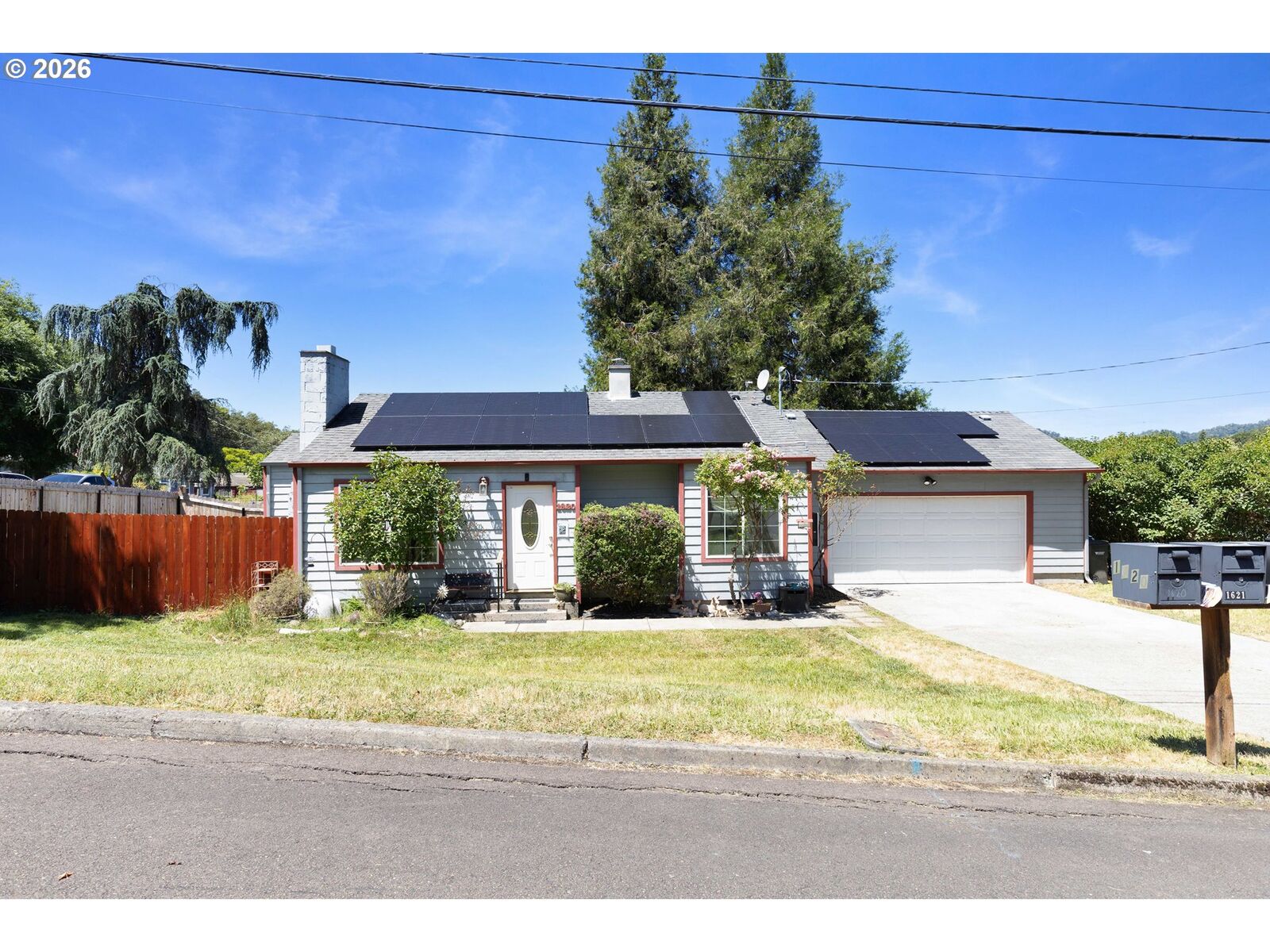 Property Photo: 1620 NE Winter St OR 97470