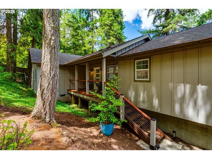 Property Photo:  71 Marlboro Ln  OR 97405 