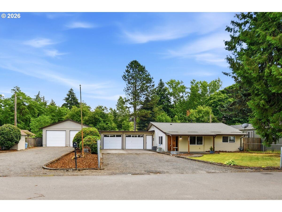 Property Photo:  4411 NE 12th Ave  WA 98663 
