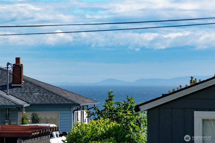 Property Photo:  1532 W 5th Street  WA 98363 