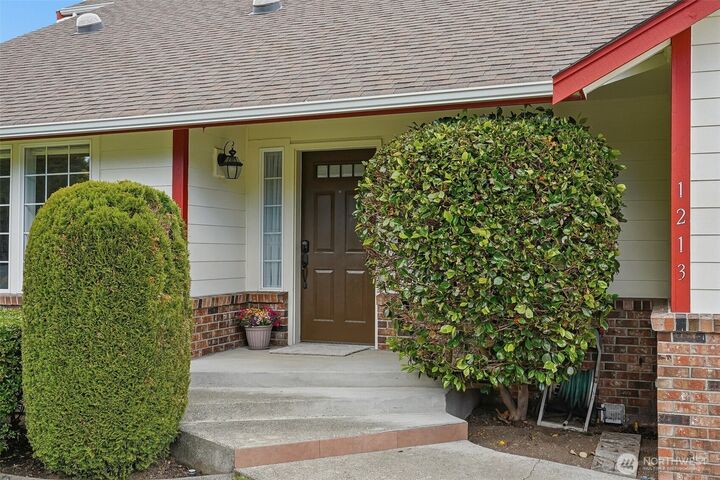 Property Photo:  1213 N Frace Street  WA 98406 