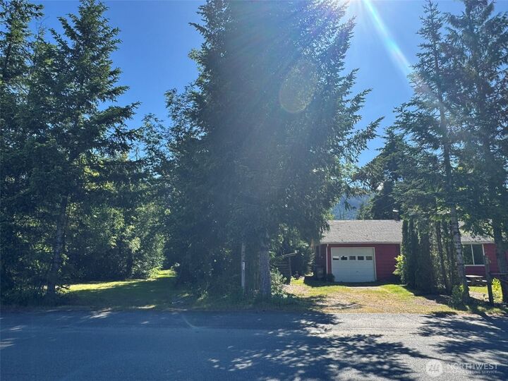Property Photo: 660 Commercial Avenue WA 98241