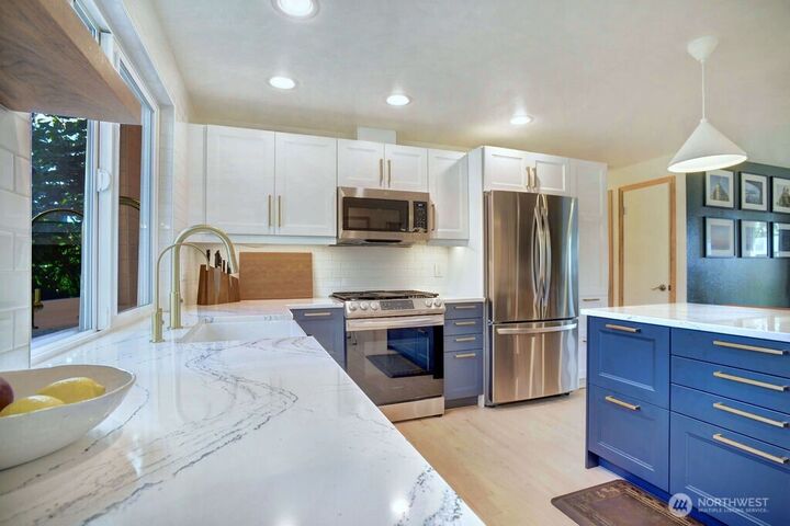 Property Photo:  10825 SE 232nd Street  WA 98031 