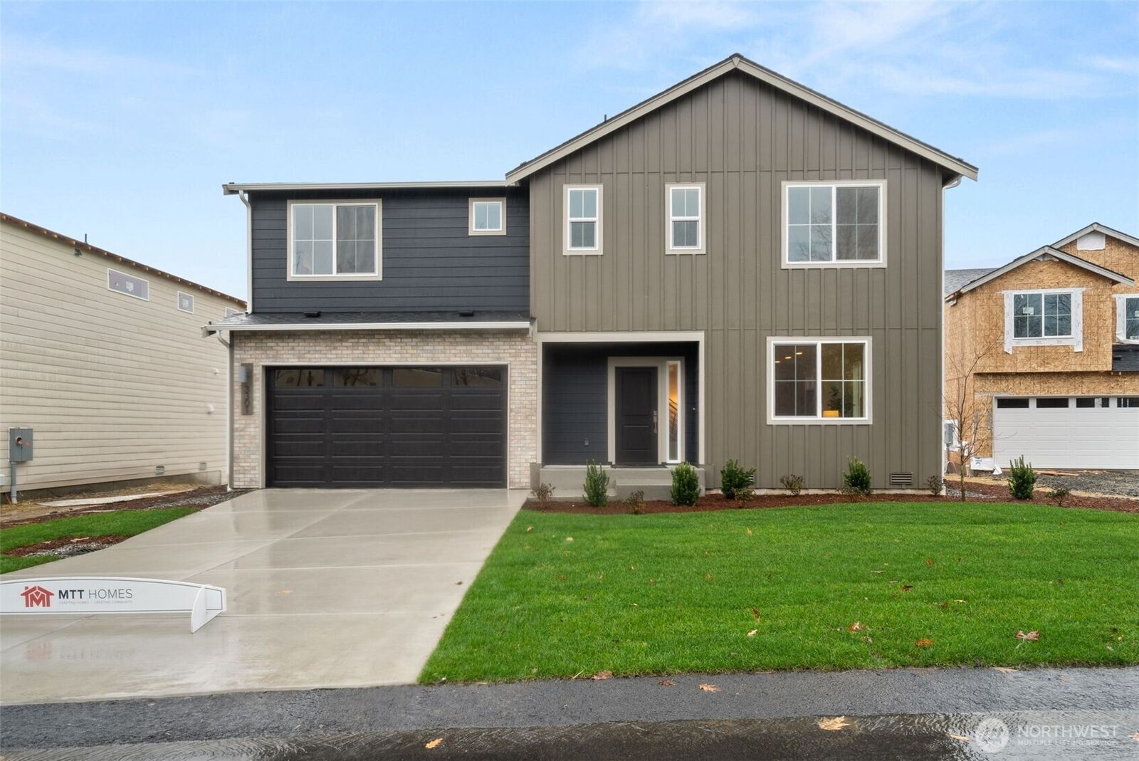 Property Photo:  3301  219th Avenue E  WA 98391 
