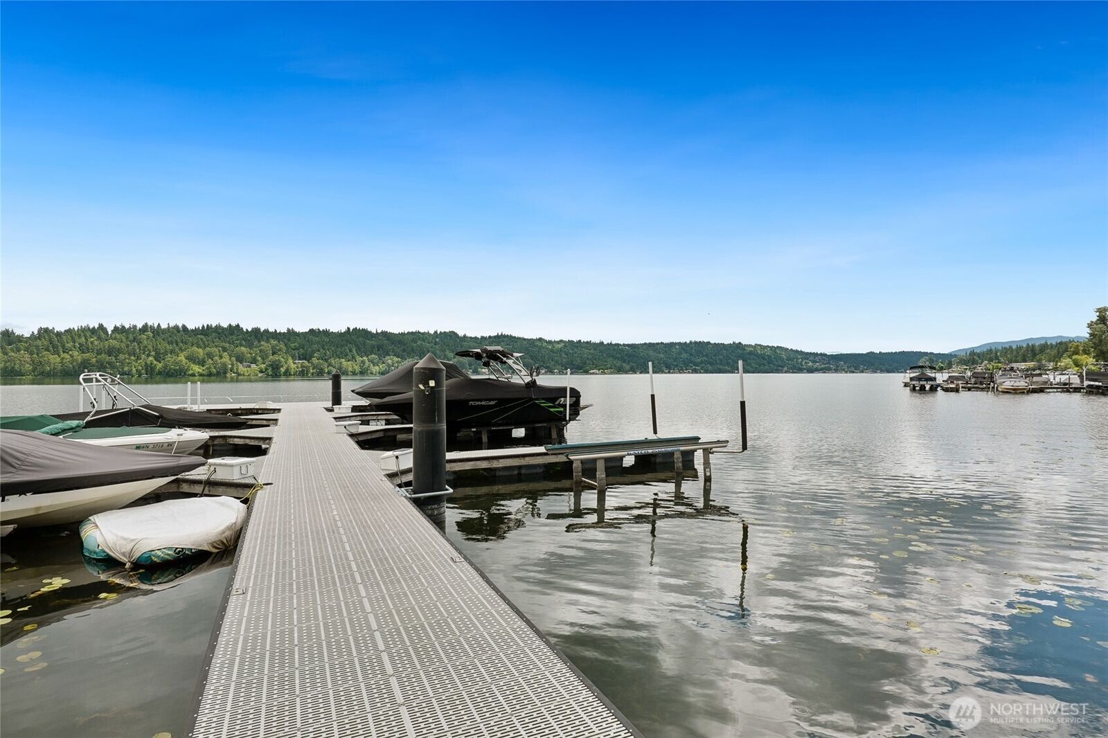 Property Photo:  4050 W Lake Sammamish Pkwy  NE 103  WA 98052 
