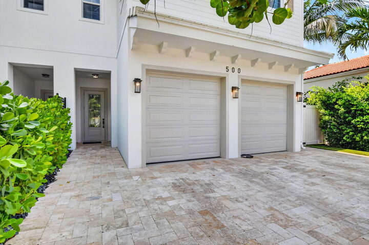 Property Photo:  500 NE Wavecrest Way  FL 33432 
