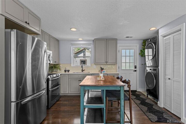Property Photo: 3051 Grape Street CO 80207