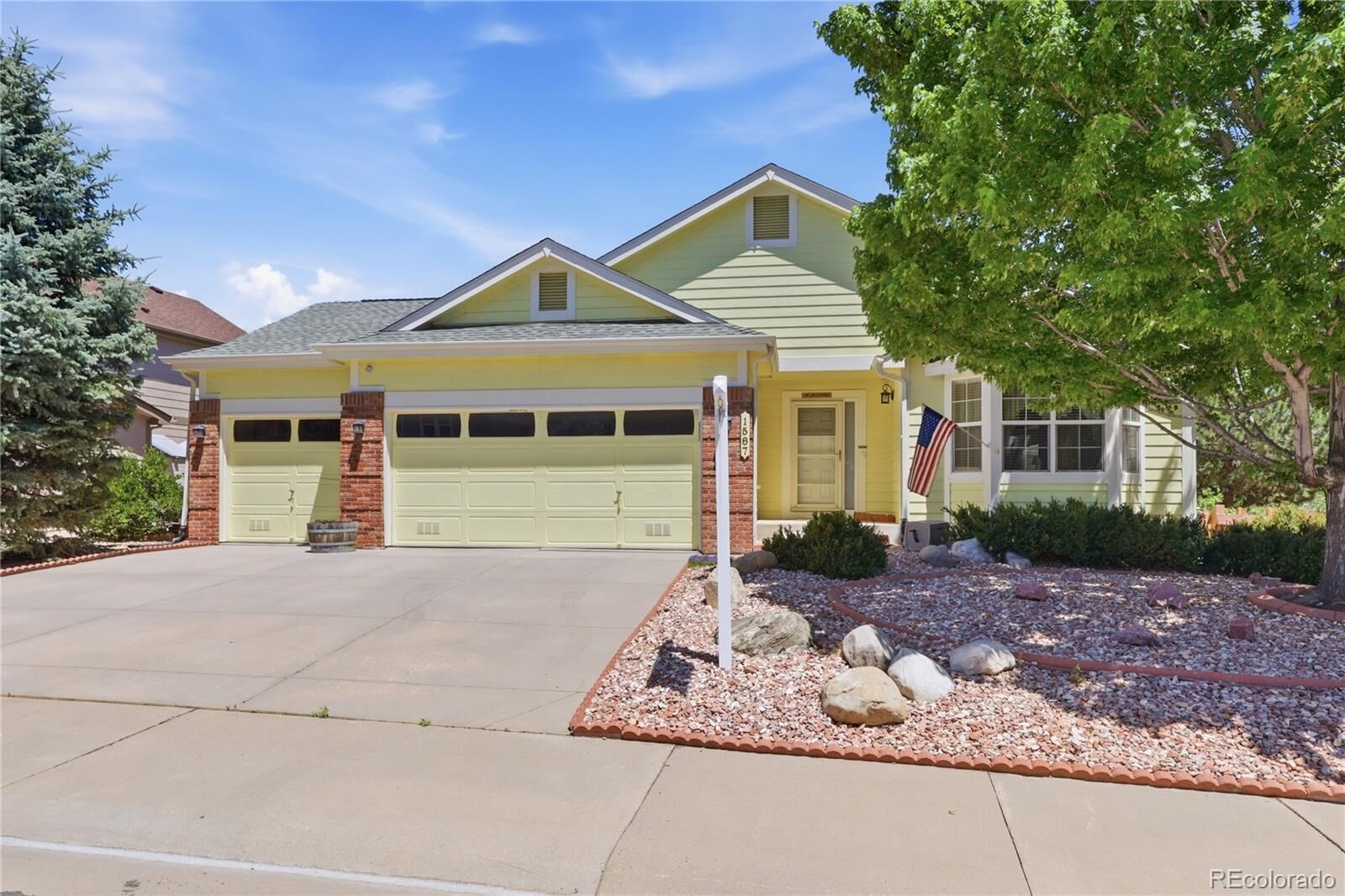 Property Photo: 1587 Rosemary Court CO 80109