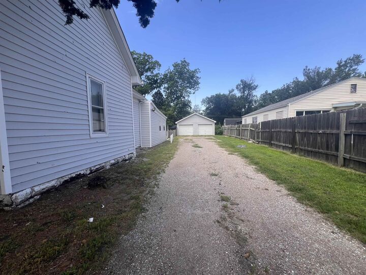 Property Photo: 615 N Custer KS 67203