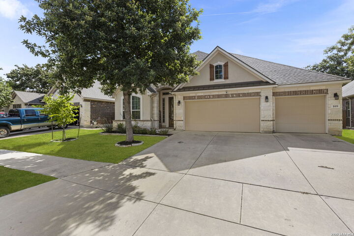 Property Photo: 109 Alder Woods TX 78006