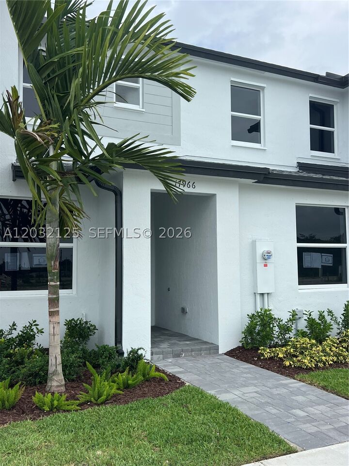 Property Photo: 17966 SW 357th Ter FL 33034
