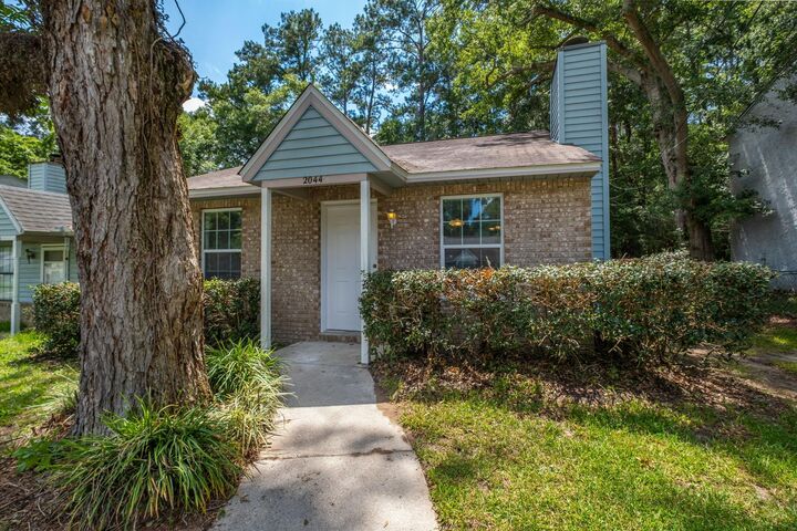 Property Photo:  2044 Pecan Court  FL 32303 