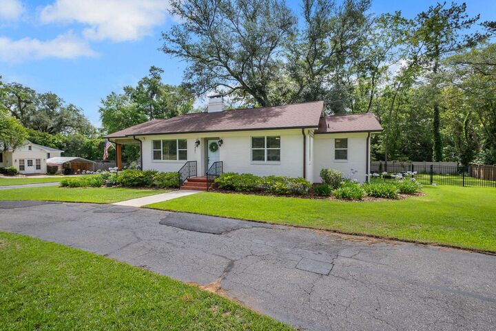 Property Photo:  1481 Spruce Avenue  FL 32303 