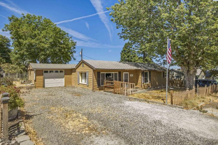 Property Photo:  1217 N Union Street  WA 99336 