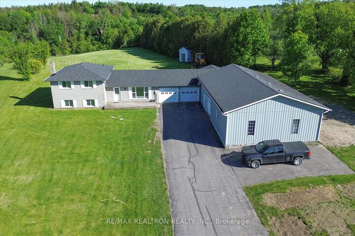 Property Photo: 20 Valley View Drive ON L0A 1L0