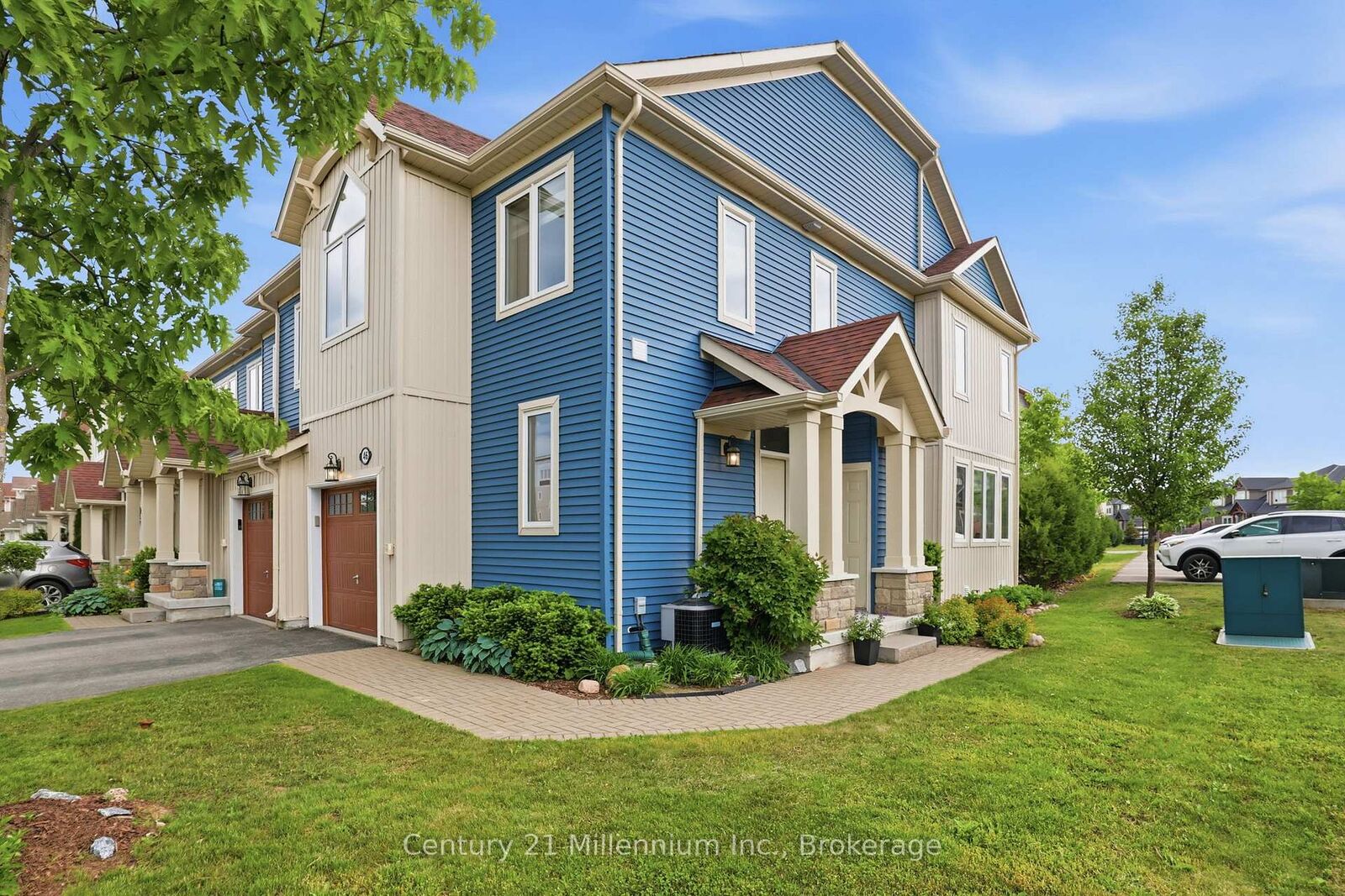 Property Photo:  46 Greaves Avenue  ON L9Y 0Z5 