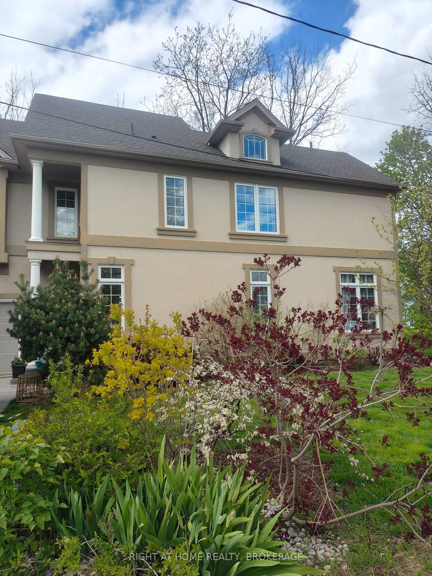 Property Photo: 22 Ursula Avenue ON L2T 1T1