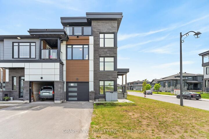 Property Photo: 4802 Abbott Street E ON K2V 0L4