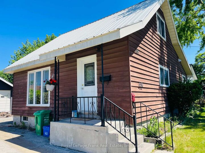 438 Rose Avenue — photo 1