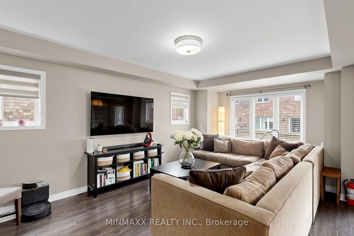 Property Photo: 30 Dredge Court ON L9T 8T1