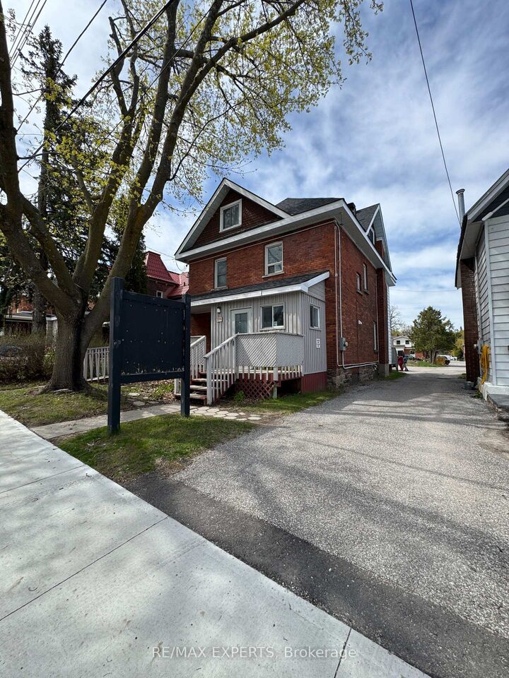 Property Photo: 354 Midland Avenue ON L4R 3K7