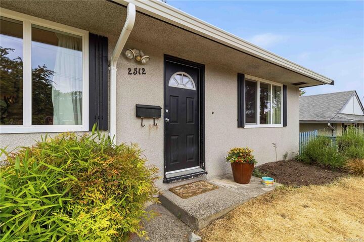 Property Photo: 2512 Shakespeare St BC V8R 4G5