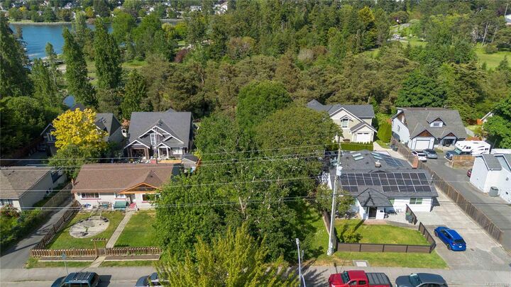 Property Photo: 1124 Craigflower Rd BC V9A 2Y1