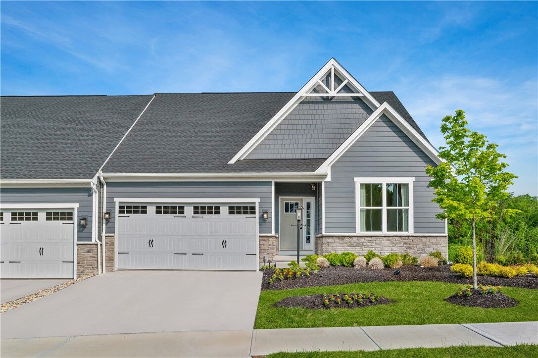 Property Photo: 207 Mary Ln PA 15108
