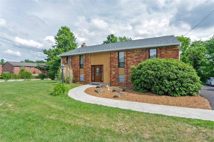 Property Photo: 101 Teton Dr PA 15239