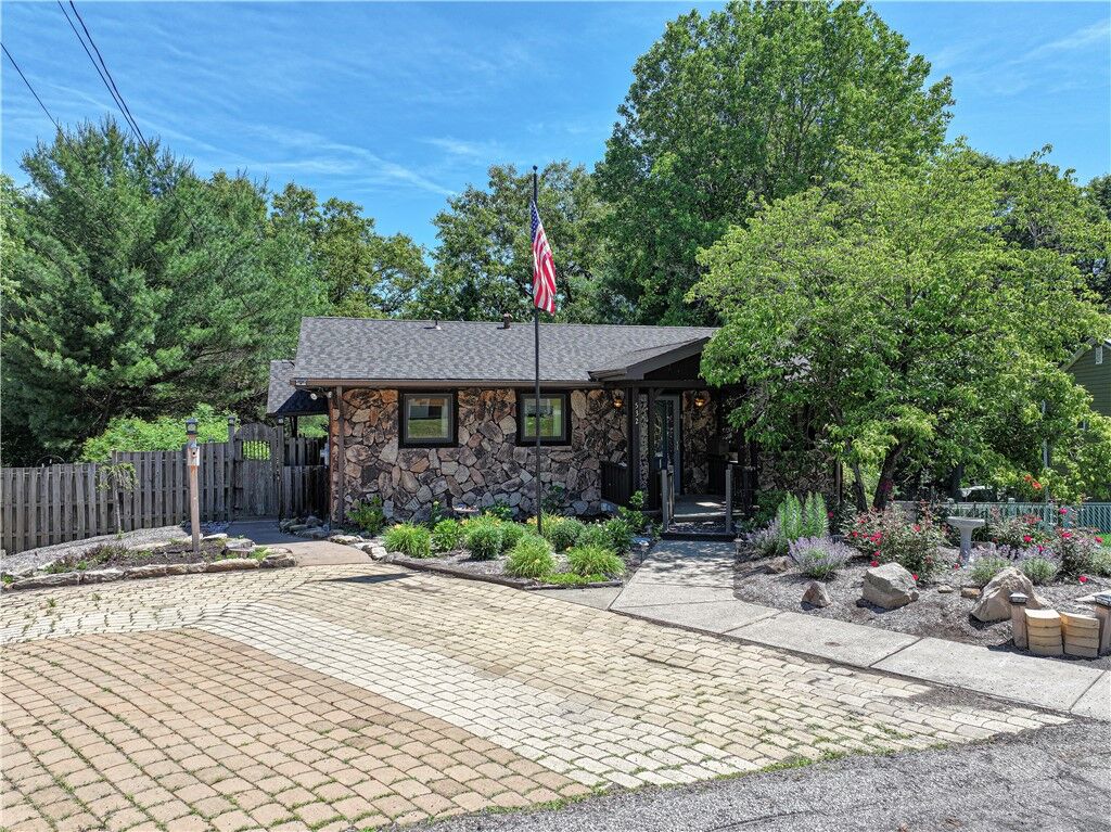 Property Photo:  532 Reimer St  PA 15068 