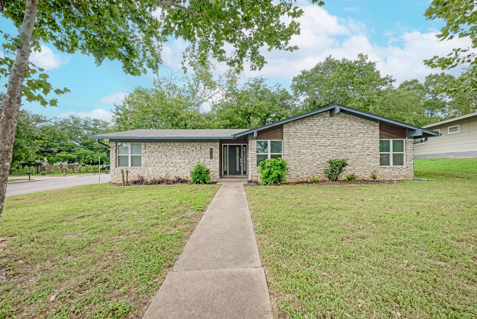 Property Photo: 6700 Kings Point TX 78723