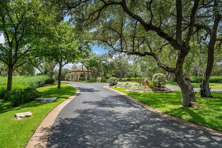 Property Photo: 906 Moonlight Bay Drive TX 78669