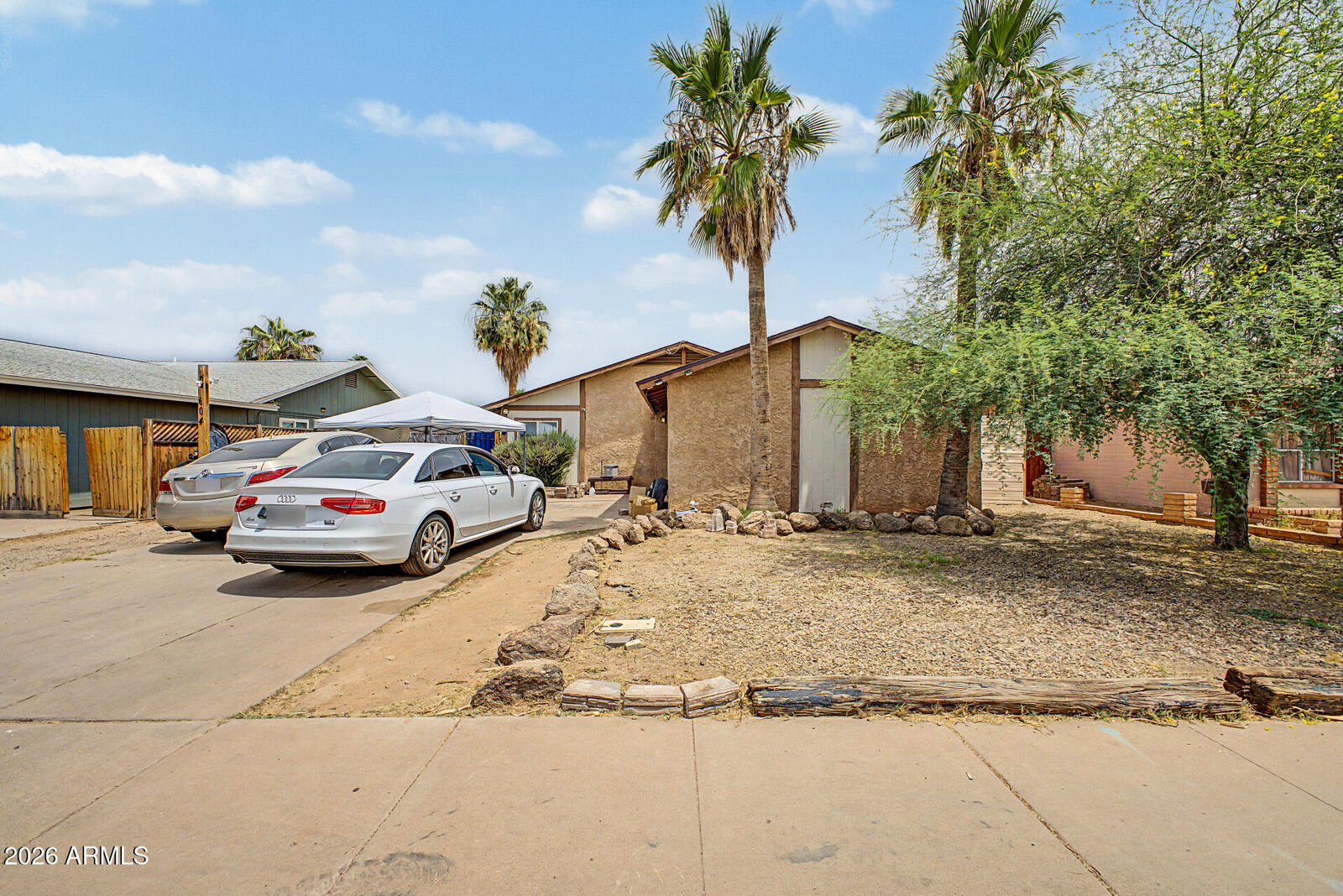 Property Photo: 604 W Emelita Avenue AZ 85210