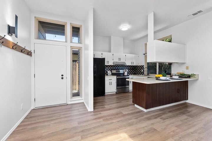 Property Photo: 924 Del Oro Place CA 95695