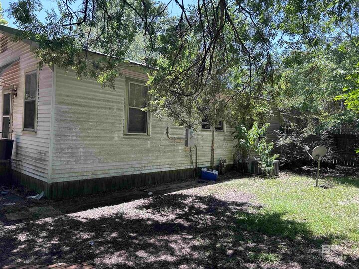 Property Photo: 553 Magnolia Road AL 36606