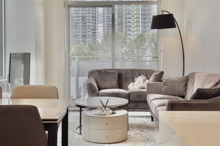 4433 Alaska Street 301 — photo 1