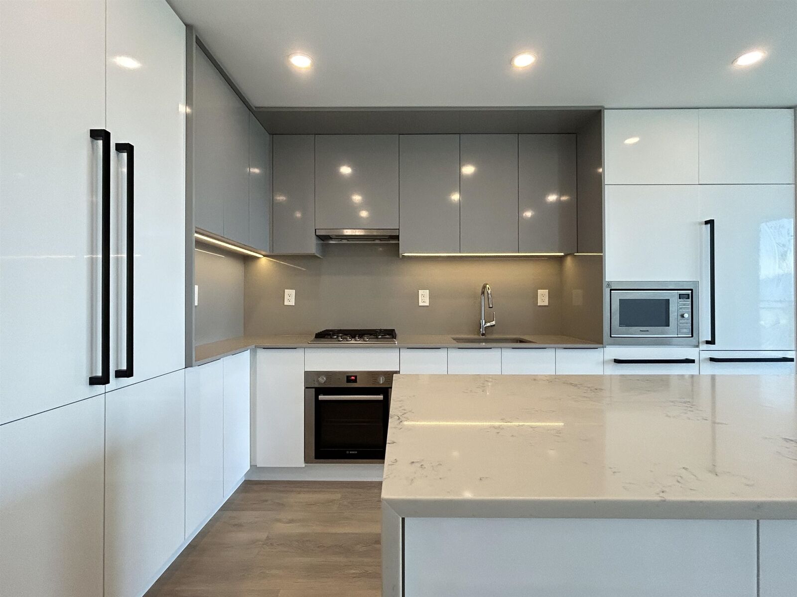 Property Photo:  4711 Hazel Street 1206  BC V5H 1S5 