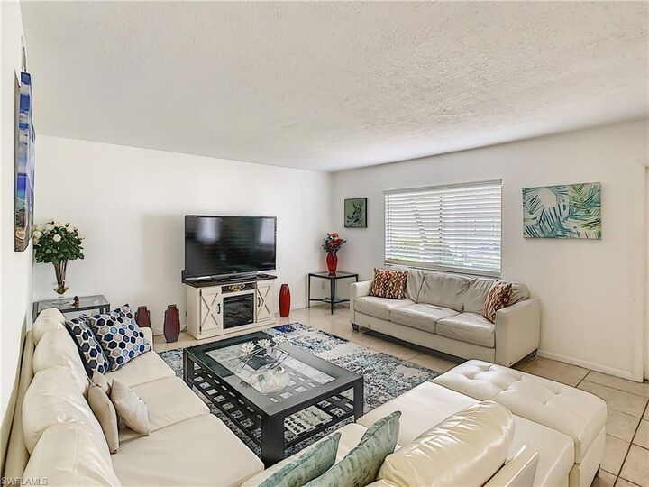 Property Photo: 4625 Bayshore Dr D8 FL 34112