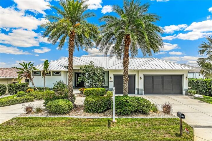 Property Photo: 2477 Sierra Ln FL 33950