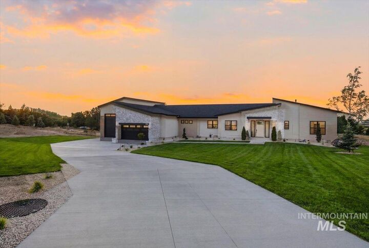 Property Photo: 1011 N 63rd St ID 83687