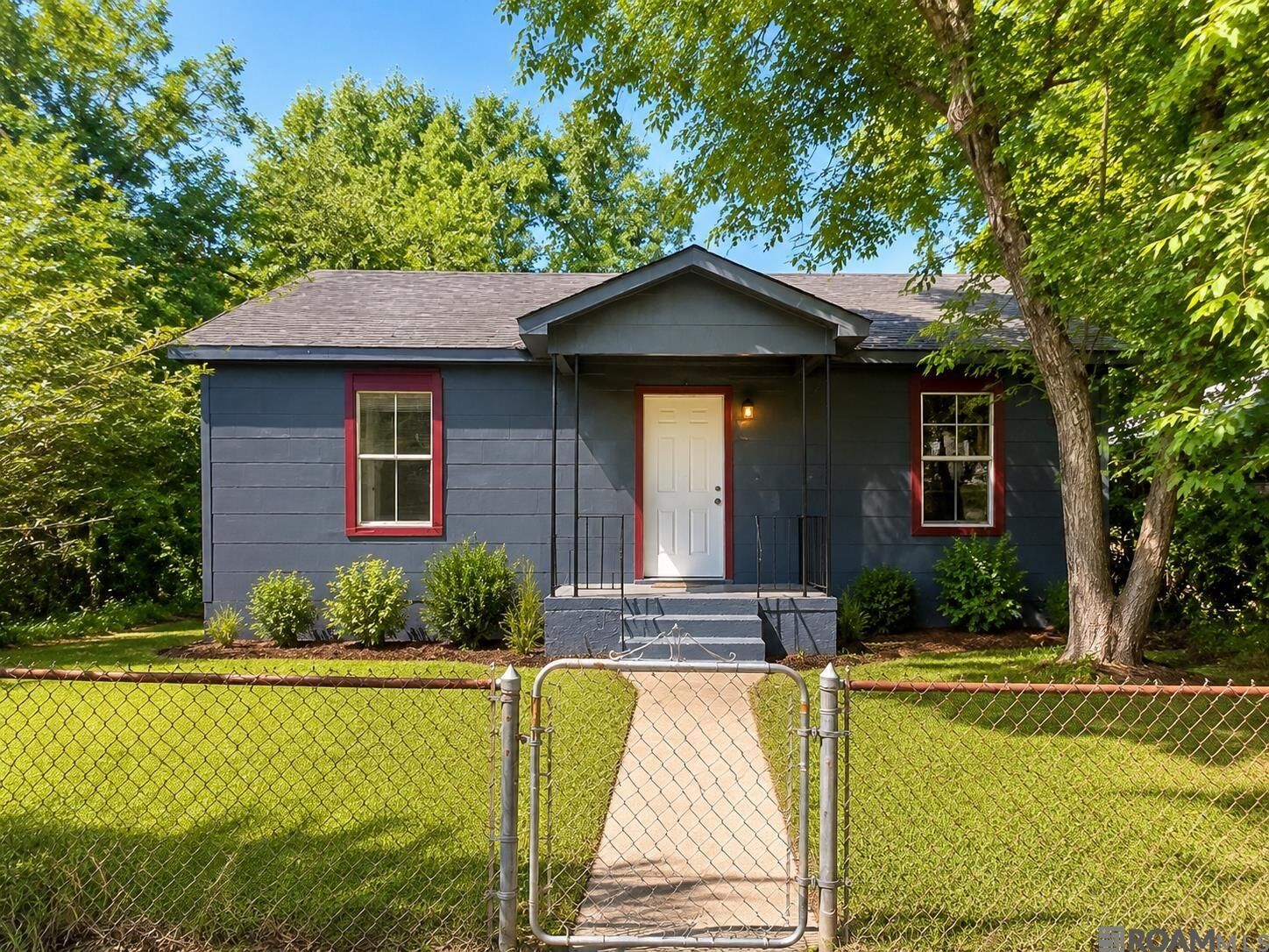 Property Photo: 4234 Maple Dr LA 70805