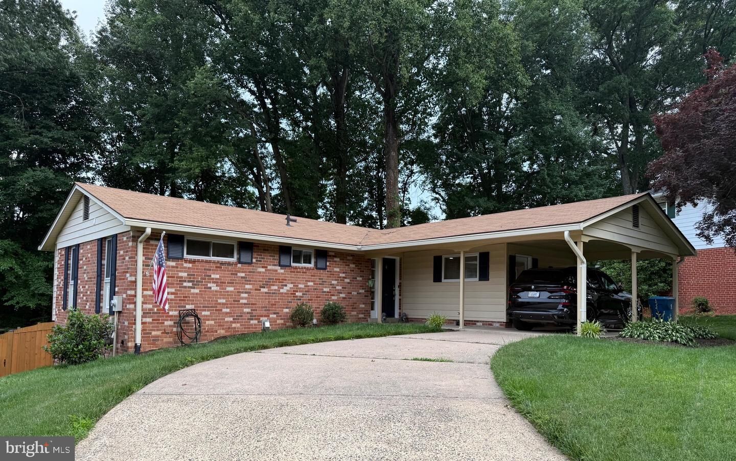 Property Photo: 5010 Gainsborough Drive VA 22032