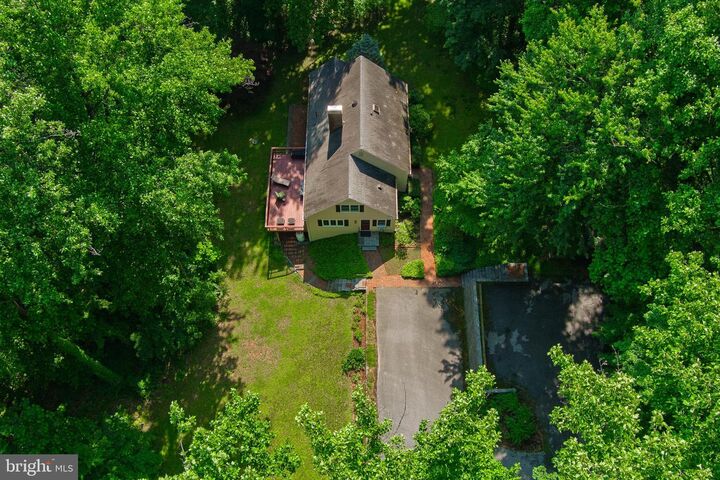 Property Photo:  913 Heather Lane  PA 19460 